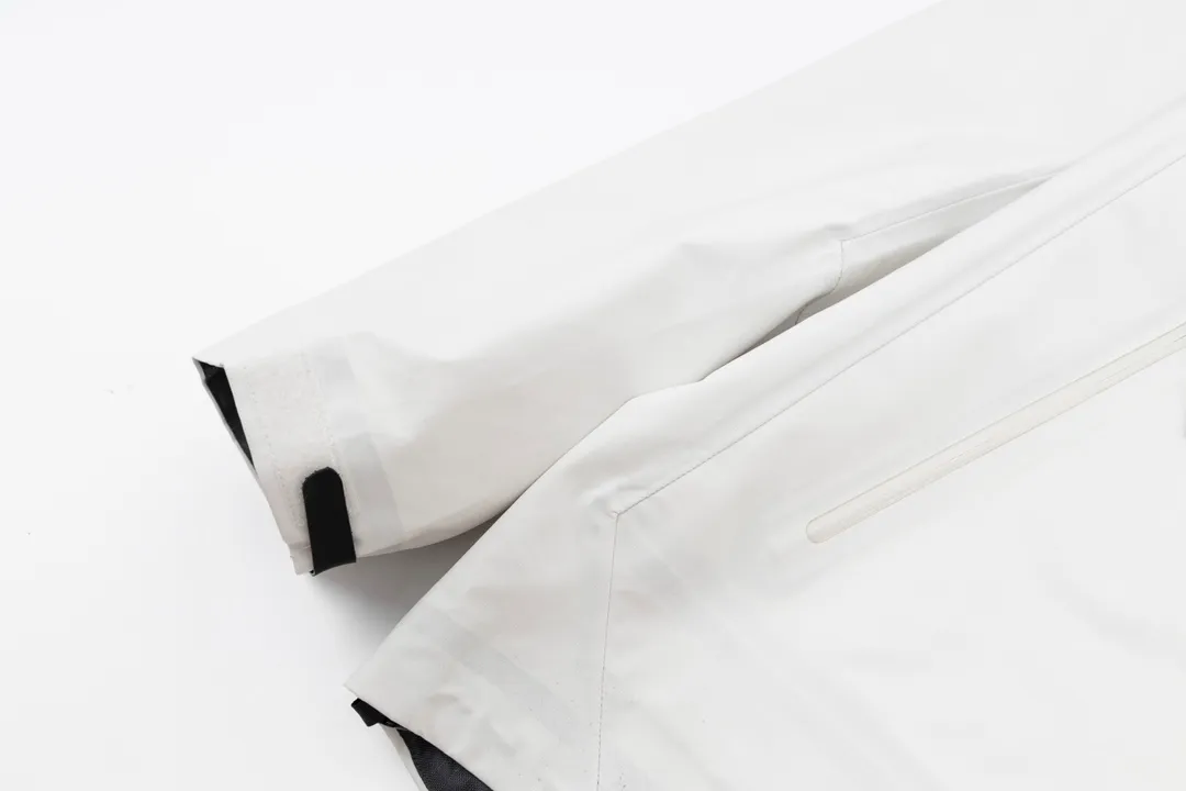【 】 Hot Sale Arc'teryx Beta LT 26844 Gore-tex ， ， Factory ， ！ bluesign@ N 3LGORE-TEX ， Wear-Resistant， 、 Breathable， ， 20000 Breathable 10000 E 3D ， 3D ， ， ， Authentic YKK ， ， ， ， ， Factory ， ， ， ， 。 ， ， ，Lightweight ， Series ， Quality ！